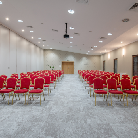 zimowe-eventy-hotel-magellan-w-sercu-lasu-sala-konferencyjna